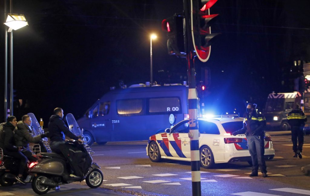 Ολλανδία: Η Γερουσία ενέκρινε το νομοσχέδιο για τη νυχτερινή απαγόρευση κυκλοφορίας