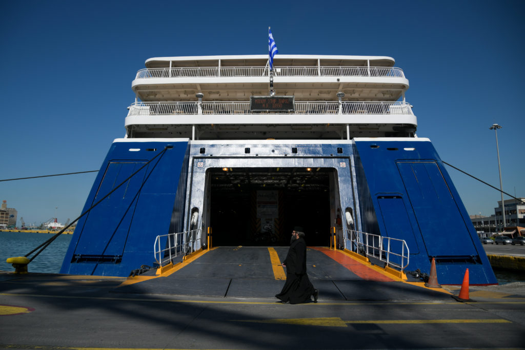 Δεμένα τα περισσότερα πλοία λόγω της 48ωρης απεργίας της ΠΕΜΕΝ – Τα αιτήματα