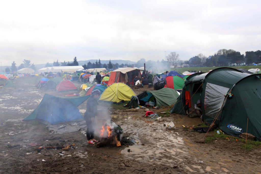 Αφήνουν τους πρόσφυγες να πεθάνουν από το κρύο