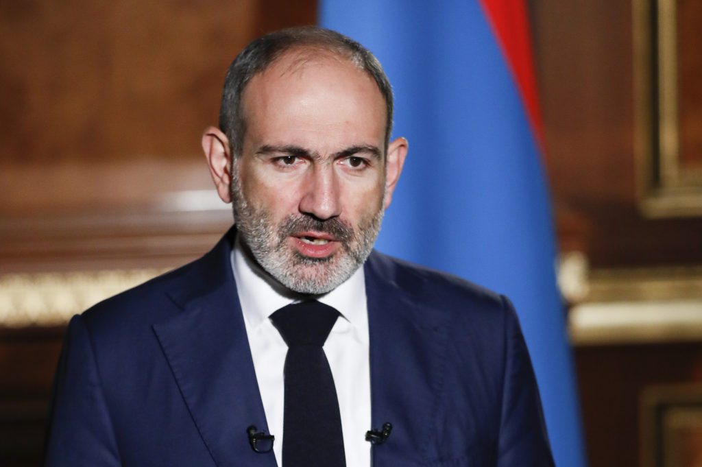Κρίση στην Αρμενία: Απόπειρα πραξικοπήματος καταγγέλλει ο πρωθυπουργός