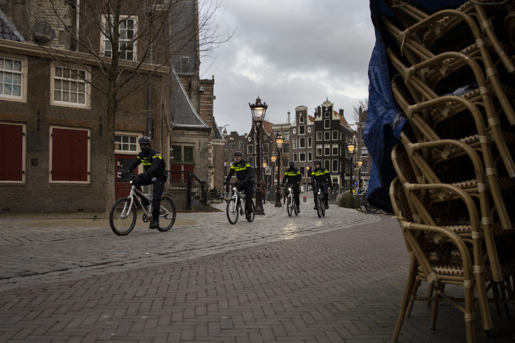 Ολλανδία: Εφετείο αποφάσισε ότι η απαγόρευση κυκλοφορίας λόγω κορονοϊού ήταν σωστό μέτρο
