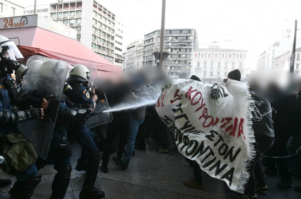 Οργίασε η ΕΛ.ΑΣ. στην πορεία αλληλεγγύης στον Κουφοντίνα – Μήνυση στη ΓΑΔΑ για αστυνομική βία καταθέτουν φωτορεπόρτερ (Video)