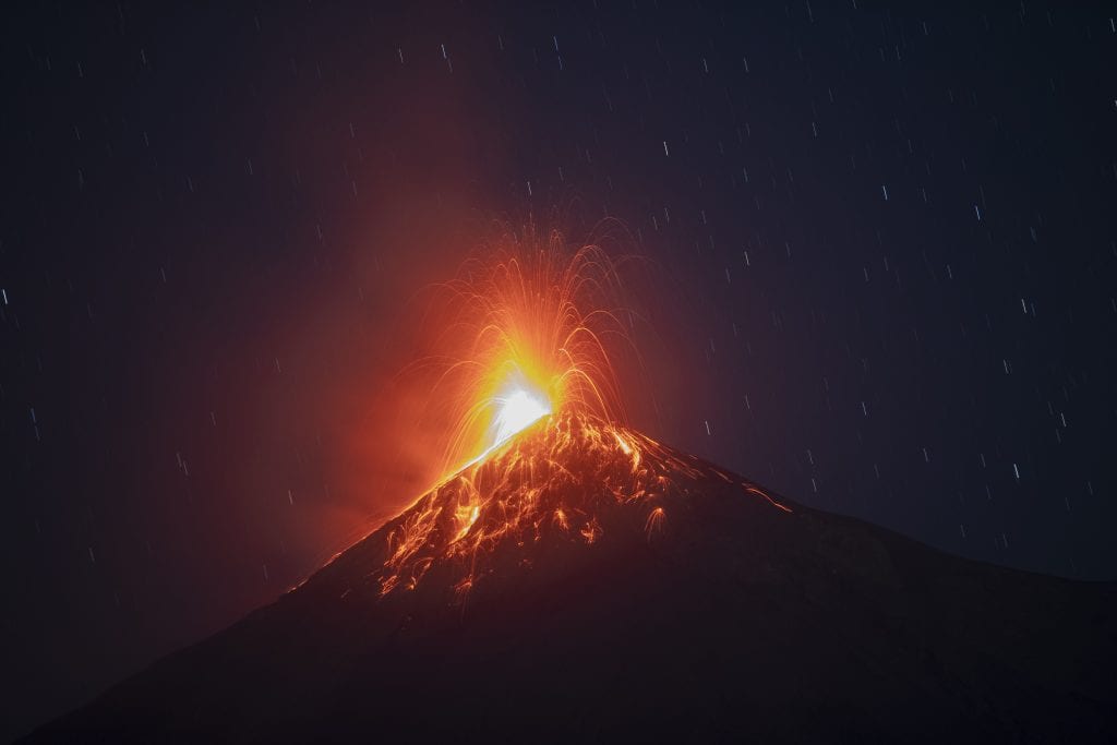 Γουατεμάλα: Σε φάση έκρηξης και πάλι το ηφαίστειο Φουέγο (Video)