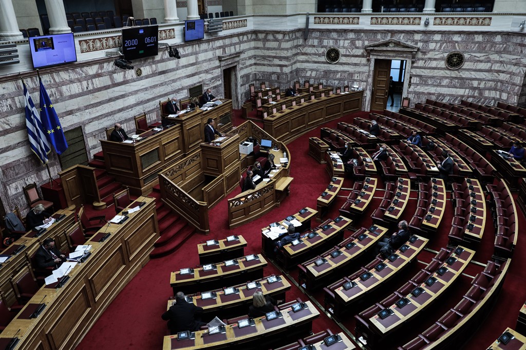 Πόλωση και διχασμός που μυρίζουν κάλπες