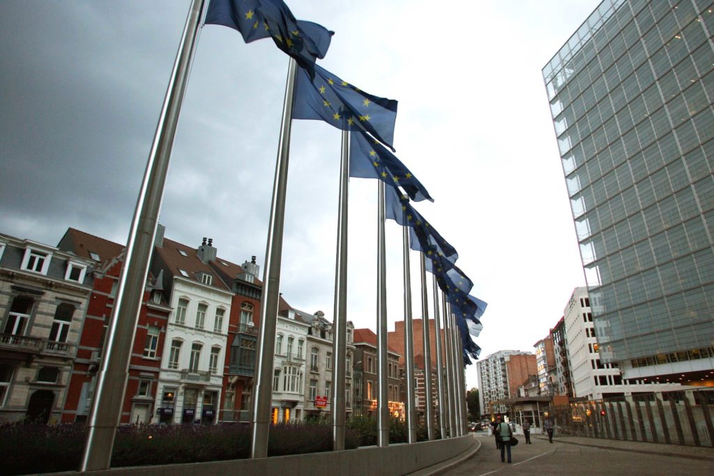 Βρυξέλλες και Ουάσινγκτον δήλωσαν «αποφασισμένες» να αναθερμάνουν τις σχέσεις τους