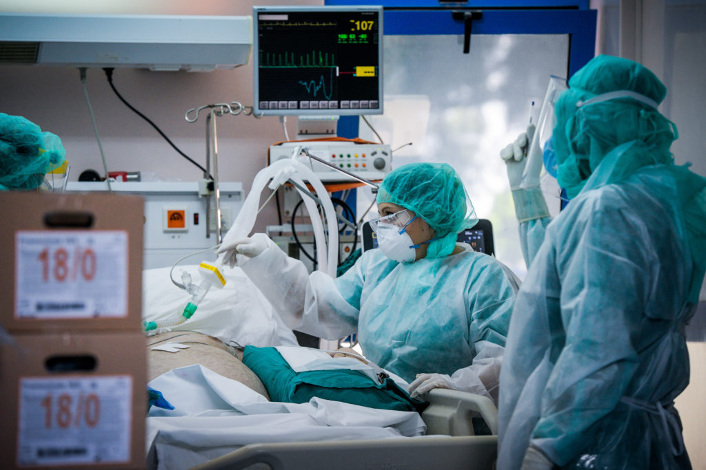 Πολάκης: 50 ασθενείς περιμένουν αυτή τη στιγμή για εισαγωγή σε ΜΕΘ – Πόσοι θα ζήσουν κ. Γεραπετρίτη;