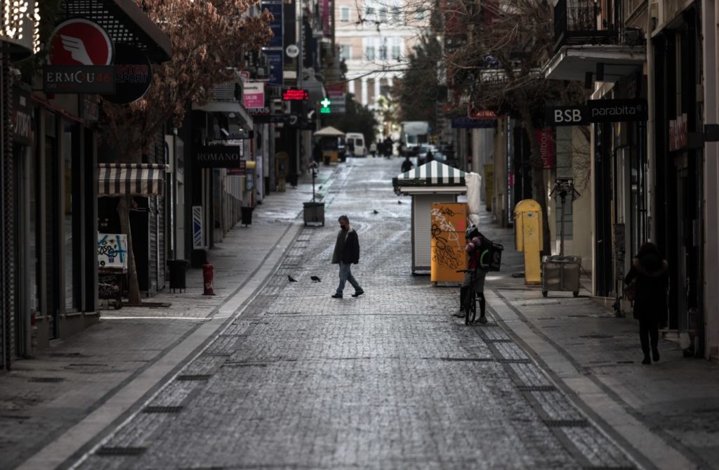 Lockdown: Προς νέα παράταση των περιοριστικών μέτρων – Ασφυκτική πίεση στο ΕΣΥ