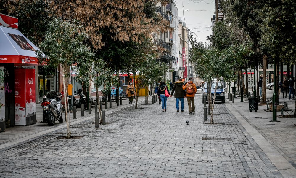 Δημοσκόπηση: Βράζει η κοινωνία για την κυβέρνηση, ανησυχεί για τα θύματα