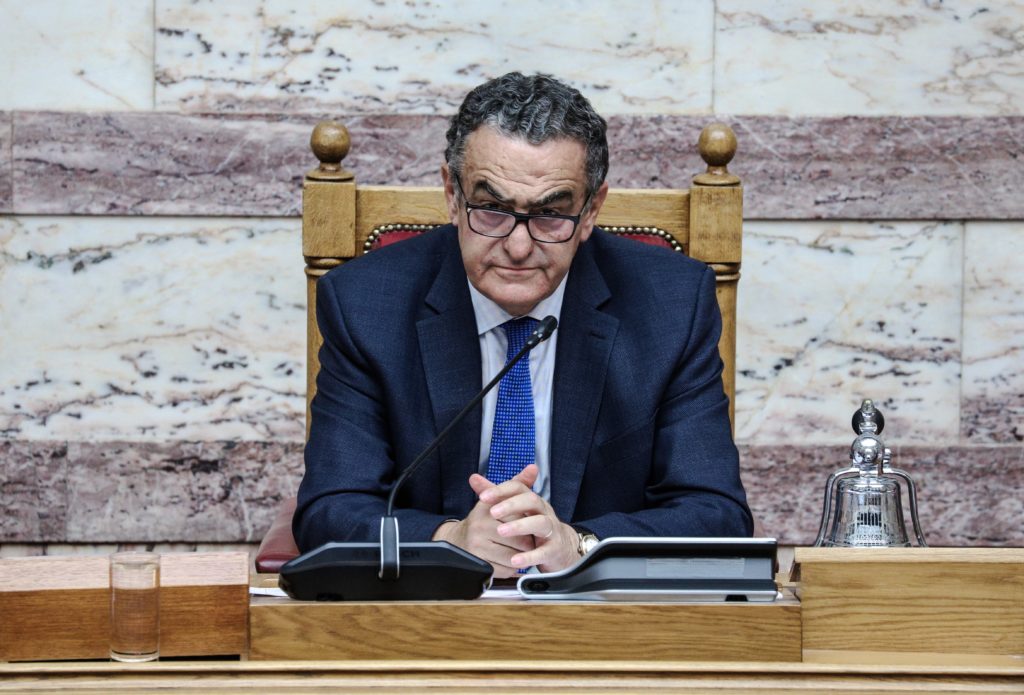 Γαλάζιο ομοφοβικό ξέσπασμα από τον Αθανασίου (Video)