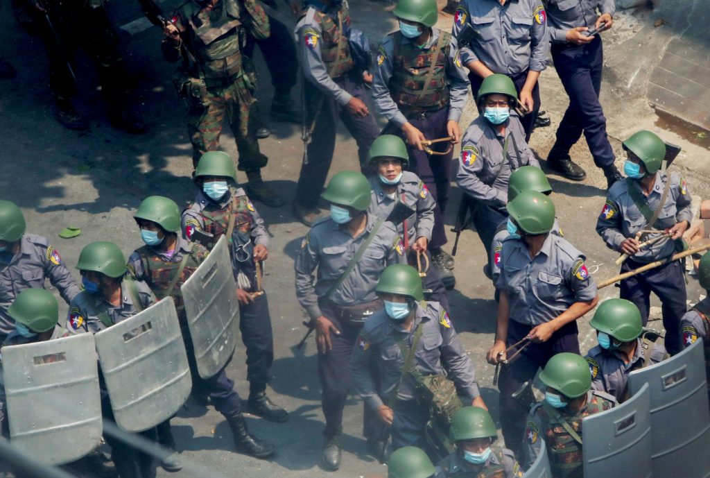 Μιανμάρ: Κατηγορίες κατά 6 δημοσιογράφων για «διατάραξη της δημόσιας τάξης»