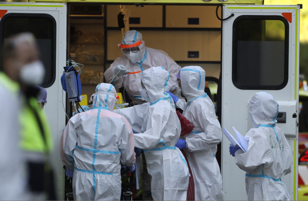 Η Τσεχία ζητά βοήθεια από νοσοκομεία γειτονικών χωρών για περιστατικά covid