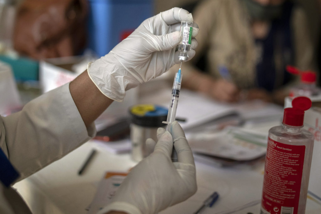 Pfizer/BioNTech: Το εμβόλιο ενδέχεται να προλαμβάνει την ασυμπτωματική μετάδοση