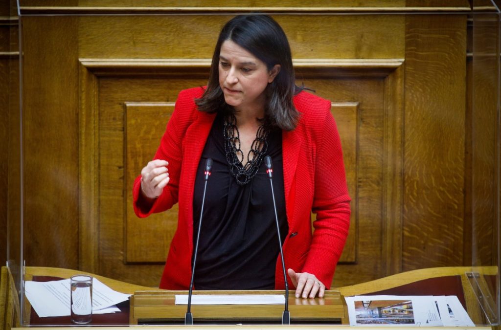 «Ράπισμα» στην Κεραμέως από το ΙΤΥΕ Διόφαντος – Στον «αέρα» η διανομή των σχολικών βιβλίων