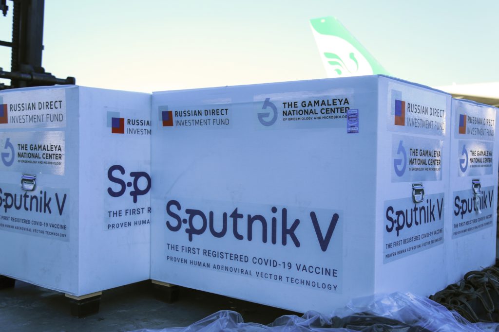 Sputnik V: Συμφωνία με Γαλλία, Γερμανία, Ιταλία και Ισπανία για παραγωγή του εμβολίου κατά του κορονοϊού