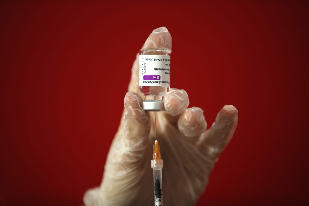 Ο διεθνής Τύπος στο documentonews.gr: Αναστολή του εμβολίου της AstraZeneca στην Ευρώπη