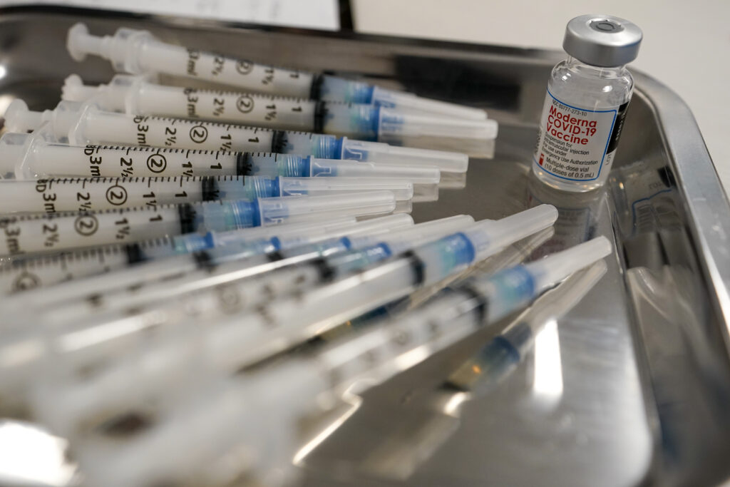 Κορονοϊός: Τι γνωρίζουμε έως τώρα για τις πολύ σπάνιες θρομβώσεις που πιθανώς σχετίζονται με μερικά εμβόλια