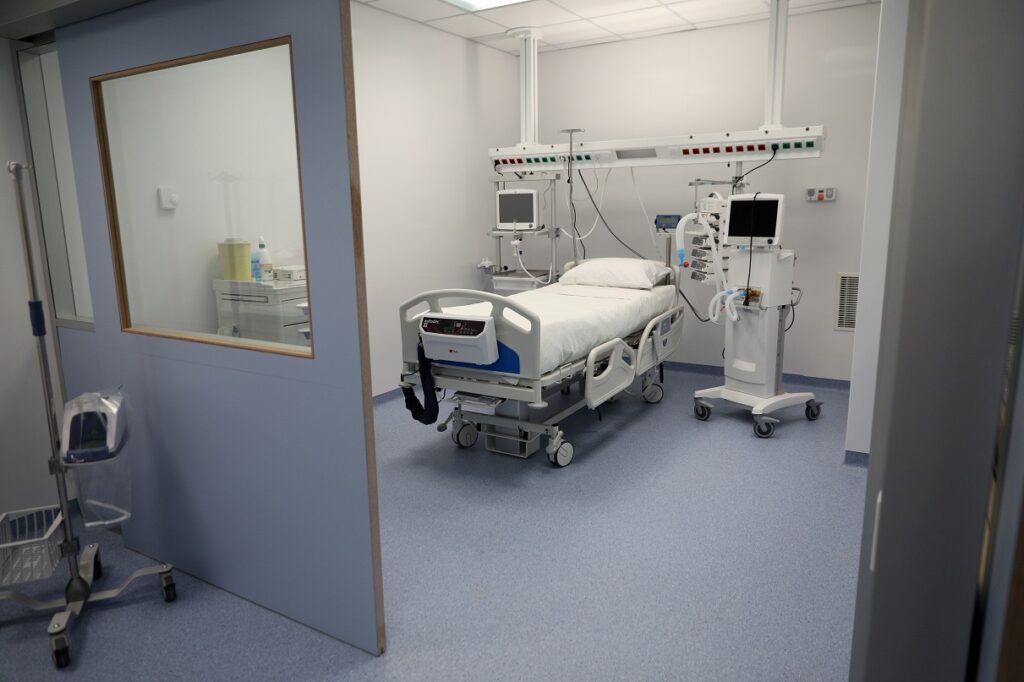 Τραγική η κατάσταση στην Αττική: Πάνω από 130 ασθενείς ψάχνουν ΜΕΘ