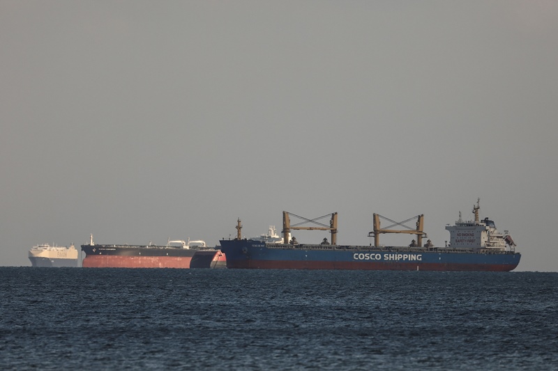 Αίγυπτος: 321 πλοία παραμένουν εγκλωβισμένα στη Διώρυγα του Σουέζ