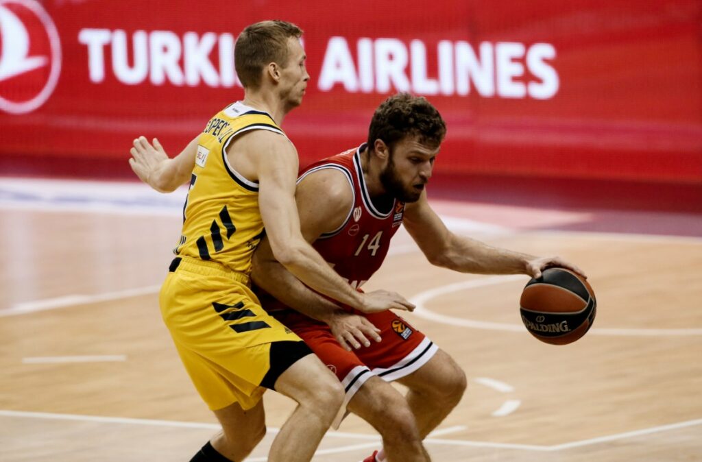 Euroleague: Ο Βεζένκοφ ανάμεσα στους κορυφαίους σε PIR