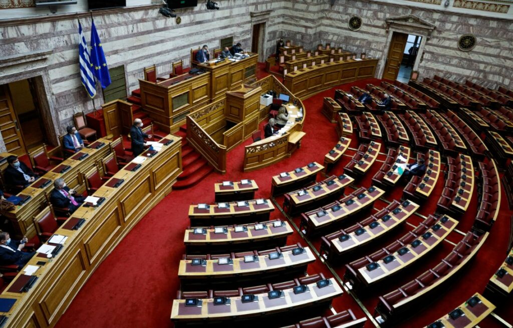 Βουλή: Συνεχίζεται η συζήτηση για την ιδιωτικοποίηση της επικουρικής ασφάλισης – Απόψε η ψηφοφορία