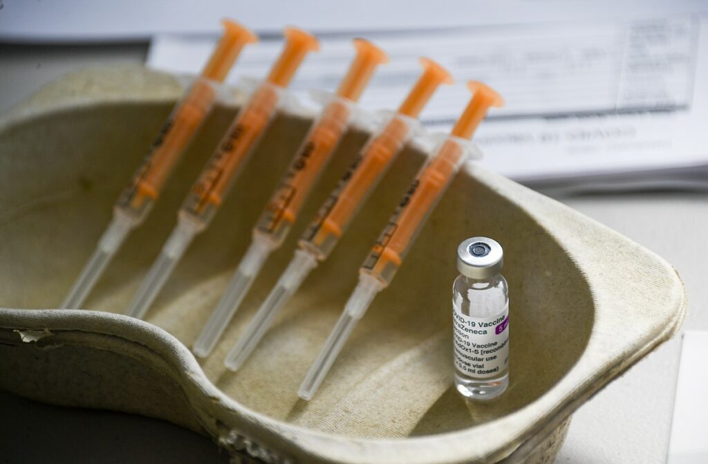Δανία: Παράταση της αναστολής χρήσης του εμβολίου της Astra Zeneca