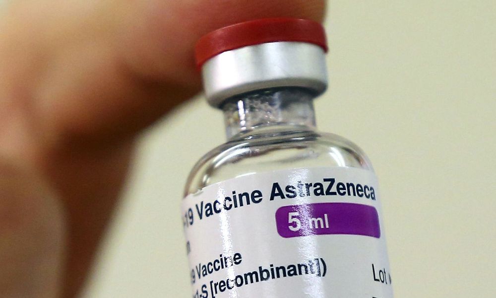 AstraZeneca: Καθησυχάζουν οι Βρετανοί για το εμβόλιο