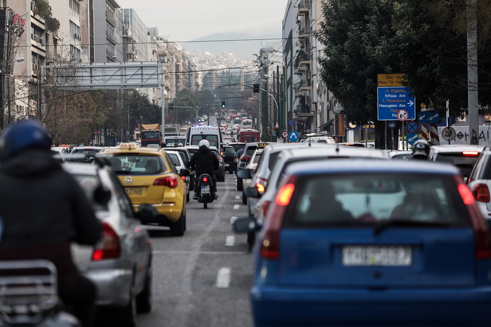 Συμφόρηση στη λεωφόρο Βουλιαγμένης λόγω τροχαίου –  Ποιοι δρόμοι είναι στο «κόκκινο»