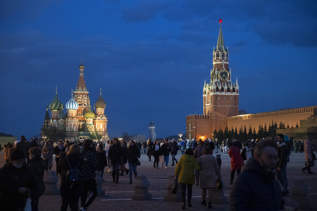 Κρεμλίνο: Δεν νικήσαμε ακόμη τον κορονοϊό – Παραμένει η απειλή του τρίτου κύματος της πανδημίας