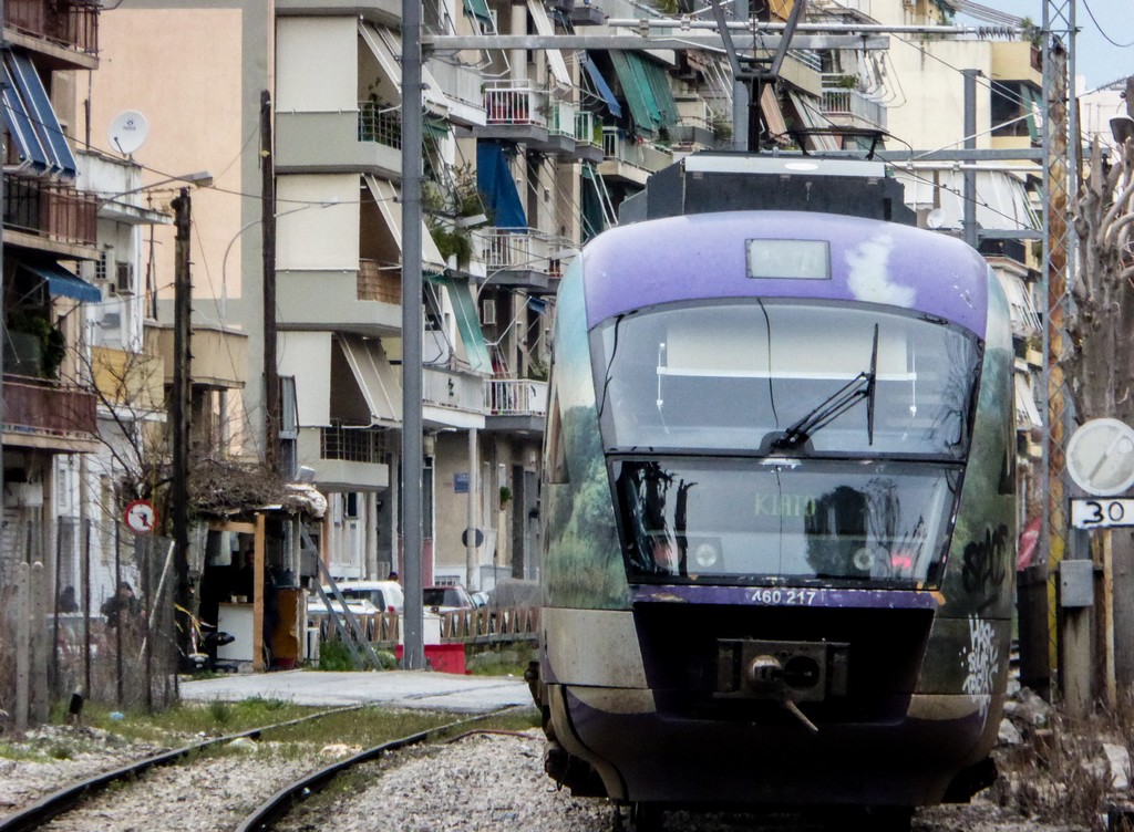 Σεπόλια: Πέθανε η ηλικιωμένη που παρασύρθηκε από συρμό προαστιακού