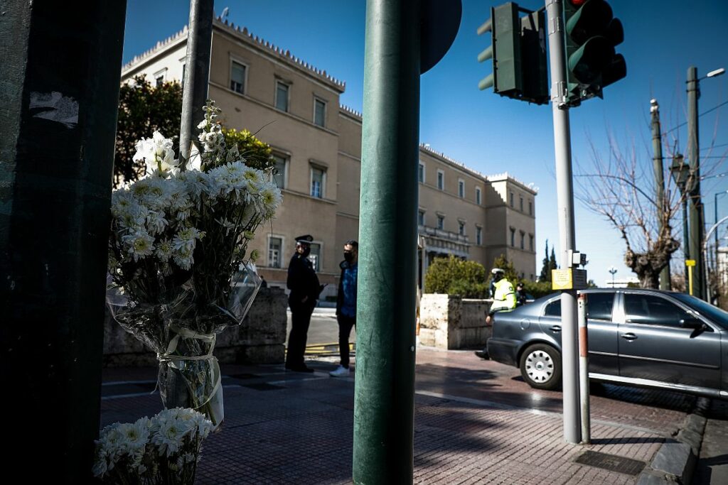 Τροχαίο στη Βουλή: Βίντεο ντοκουμέντο από τη στιγμή της σύγκρουσης – Ερωτήματα που ζητούν απάντηση