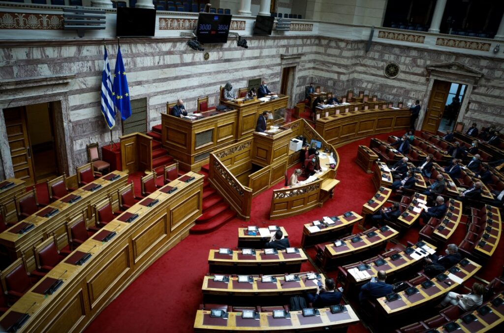 Πέρασε με τις ψήφους της ΝΔ το νομοσχέδιο για τις λαϊκές αγορές