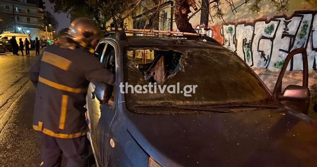 Θεσσαλονίκη: Άγριο ξύλο και τραυματίες σε συμπλοκές μεταξύ οπαδών (video)