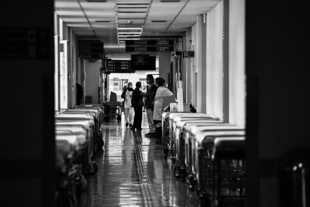 «Καθρέφτης» για το επιτελικό μπάχαλο στα νοσοκομεία το έγκλημα στον «Ερυθρό Σταυρό»