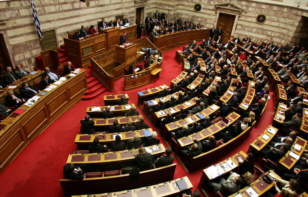 Ονομαστική ψηφοφορία την Πέμπτη στη Βουλή για τις εξαγγελίες Τσίπρα