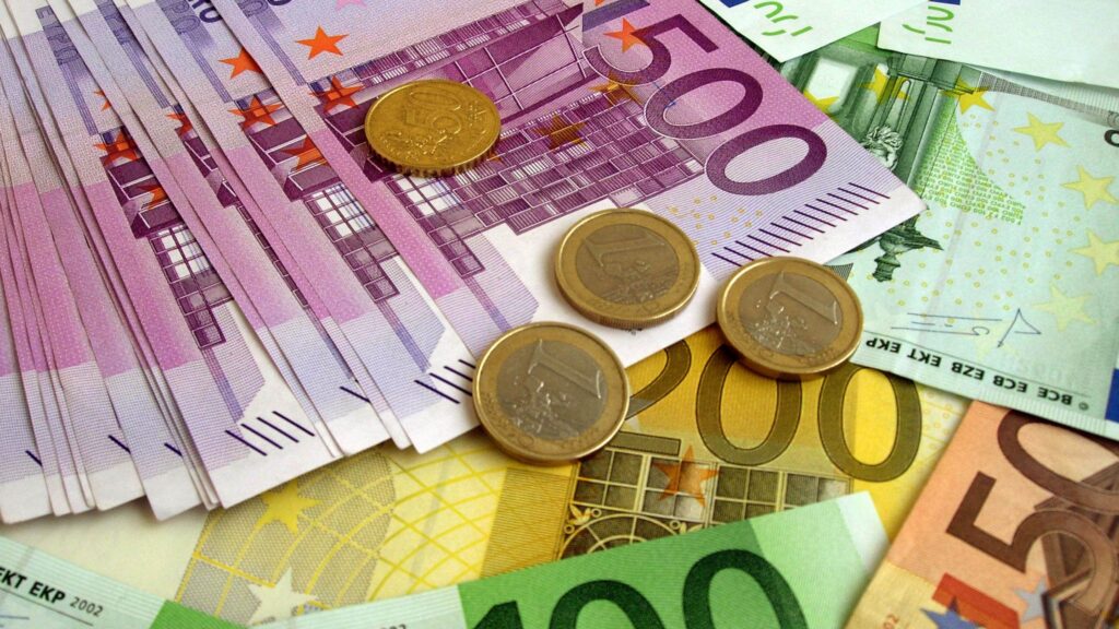 Στα 396,67 ευρώ ο μέσος μισθός στη μερική απασχόληση τον Απρίλιο του 2016, σύμφωνα το ΙΚΑ