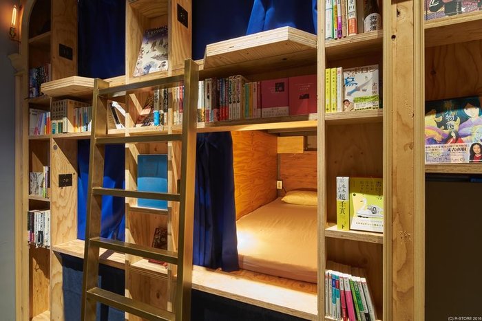 Κοιμηθείτε σε κρεβάτι – ράφι βιβλίων, στην Ιαπωνία