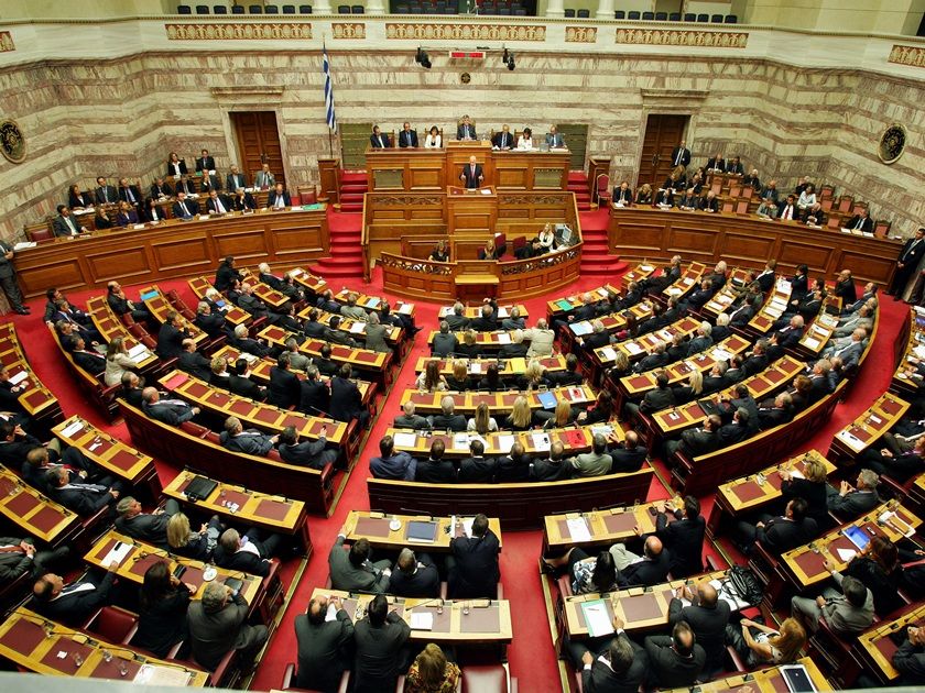 Βουλή: Ονομαστική ψηφοφορία για τον ΦΠΑ στα νησιά (Live)