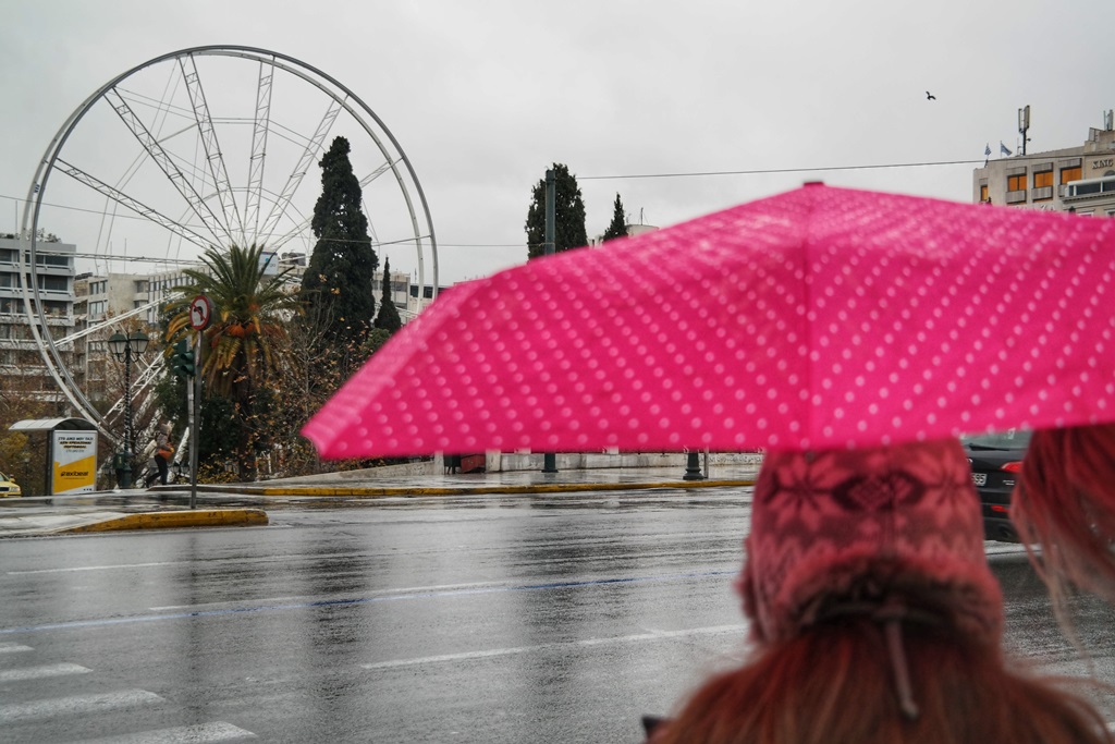 Δήμος Αθηναίων: Να φύγει η ρόδα από το Σύνταγμα