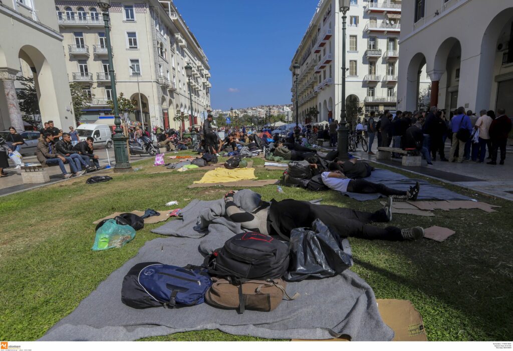 Ολοκληρώθηκε η μεταφορά στα Διαβατά των προσφύγων από την Αριστοτέλους