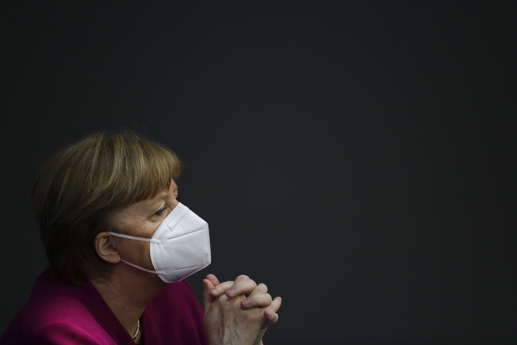 Γερμανία: Η Μέρκελ βάζει στο τραπέζι τα «προνόμια» για τους εμβολιασμένους
