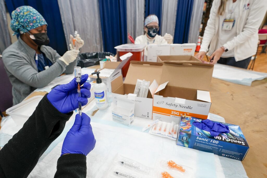 Johnson & Johnson: Οι ΗΠΑ ετοιμάζονται να «παγώσουν» τη χρήση του εμβολίου λόγω περιστατικών θρομβώσεων