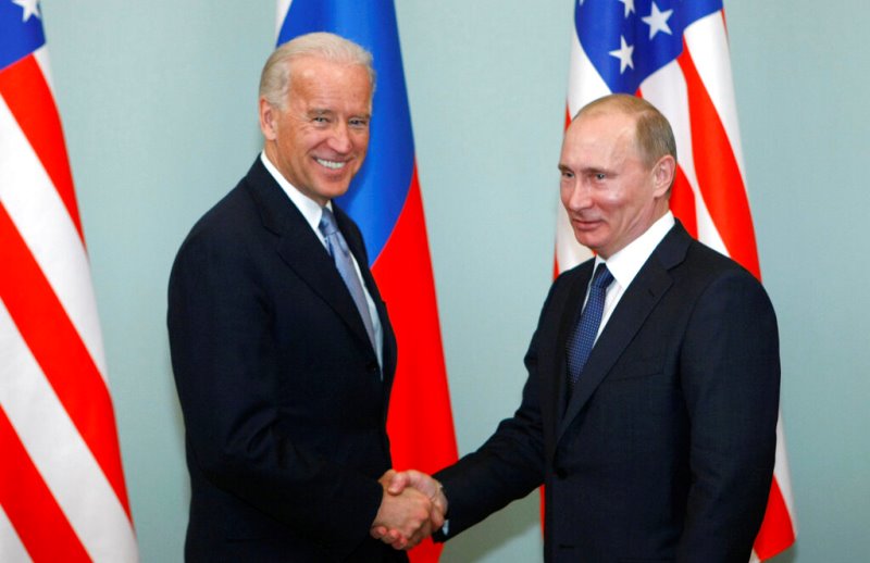 Ρωσία: Ενδεχομένως τον Ιούνιο η σύνοδος κορυφής Μπάιντεν-Πούτιν