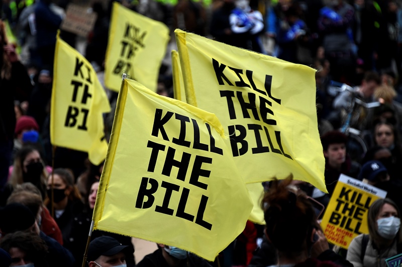 Βρετανία: Ξεσηκωμός κατά του νομοσχεδίου για τις κινητοποιήσεις