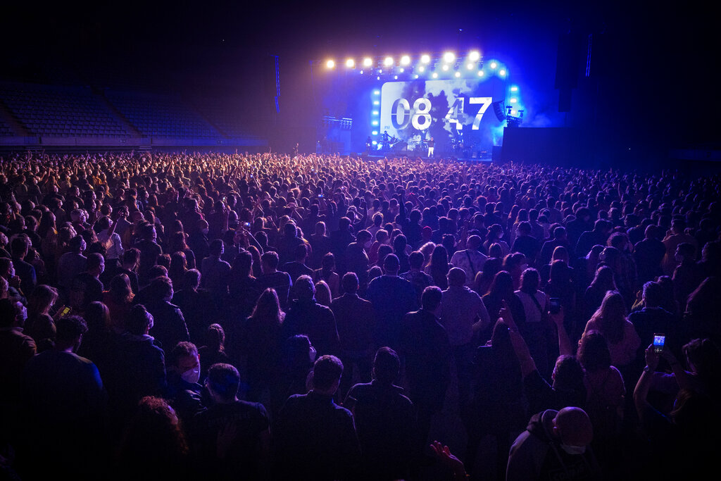 Βαρκελώνη – Κορονοϊός: Με επιτυχία το «τεστ μετάδοσης» σε ροκ συναυλία με 5.000 άτομα