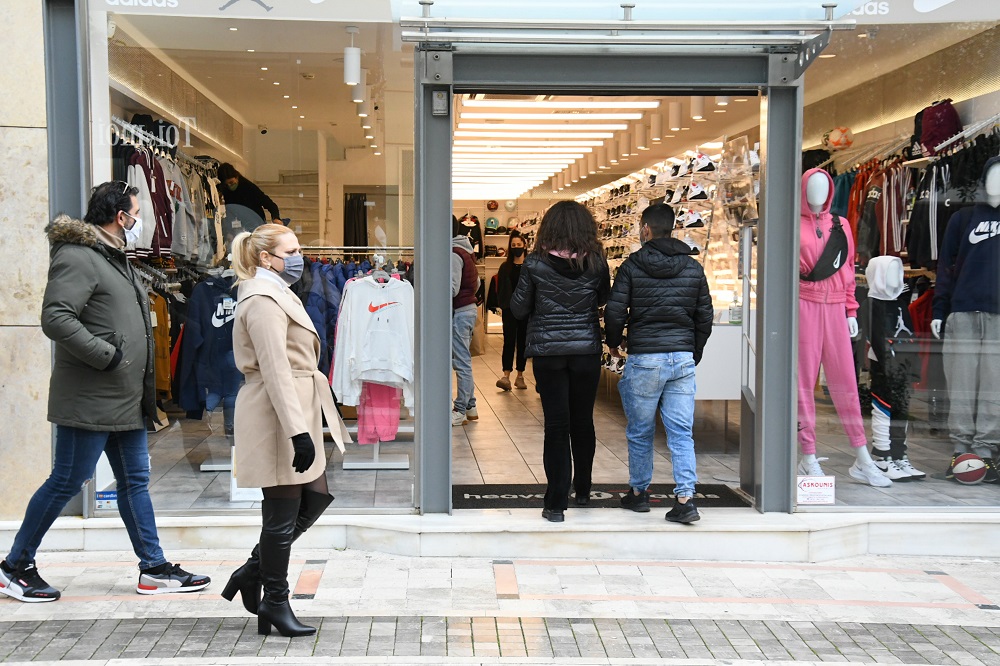 Οργή σε Θεσσαλονίκη και Πάτρα για το νέο κλείσιμο του εμπορίου – Τι διαμηνύουν στην κυβέρνηση