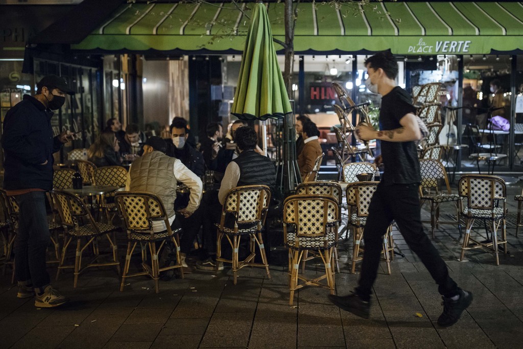 «Ανοίγει» σταδιακά και η Γαλλία
