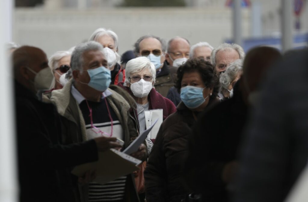 Η Ιταλία ανακοίνωσε 421 θανάτους από κορονοϊό το τελευταίο 24ωρο