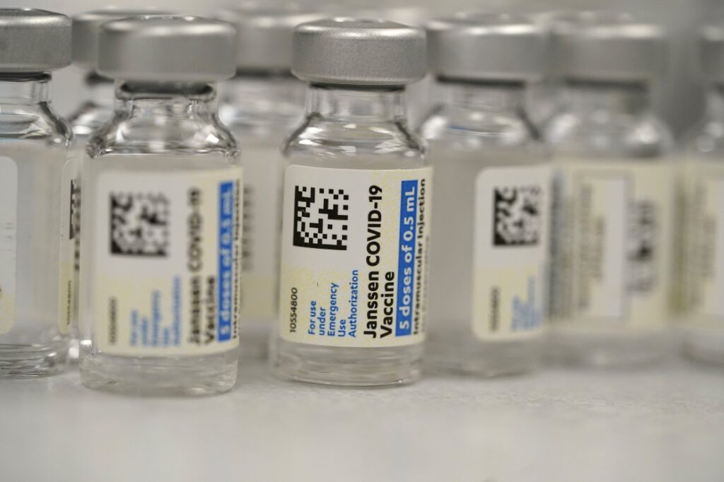 Αναστολή εμβολιασμών με Johnson & Johnson στην Ελλάδα – Σε αναμονή των αποφάσεων του ΕΜΑ
