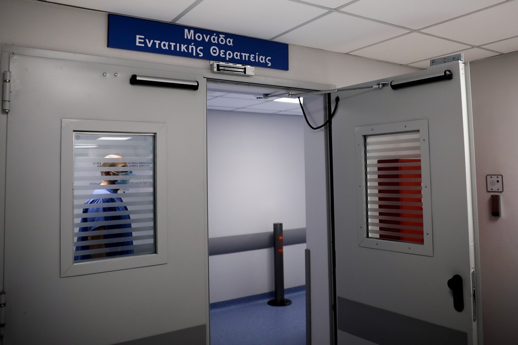 ΠΟΕΔΗΝ: 60 ασθενείς βρίσκονται διασωληνωμένοι εκτός ΜΕΘ στην Αττική