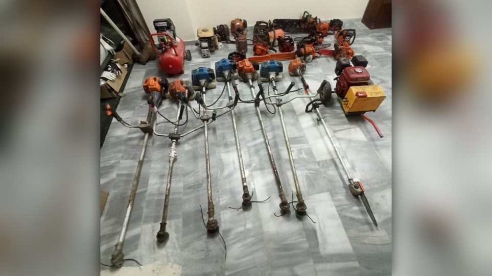 «Έκθεση» με κλεμμένα γεωργικά μηχανήματα στο αστυνομικό τμήμα Μεσσήνης
